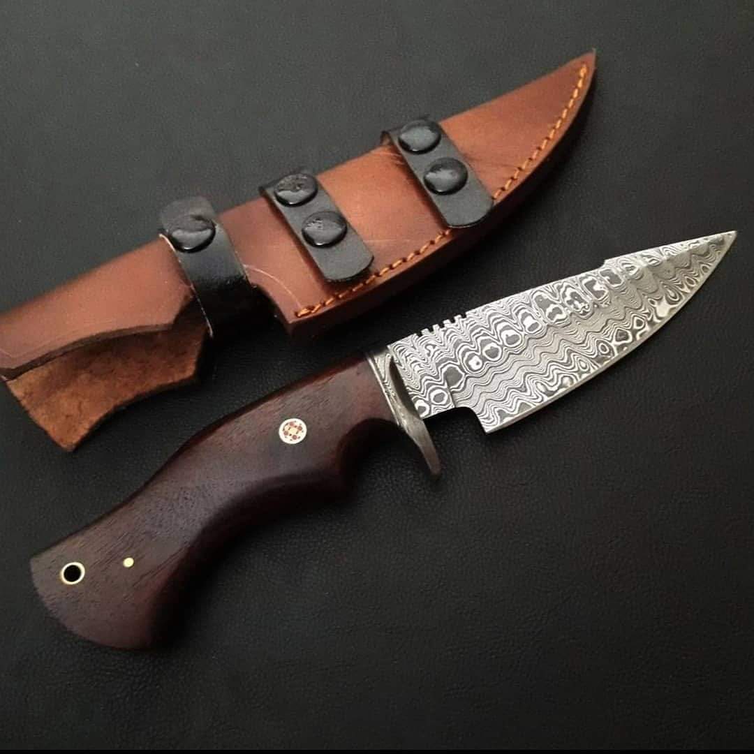 Custom Damascus Steel Skinning Knife