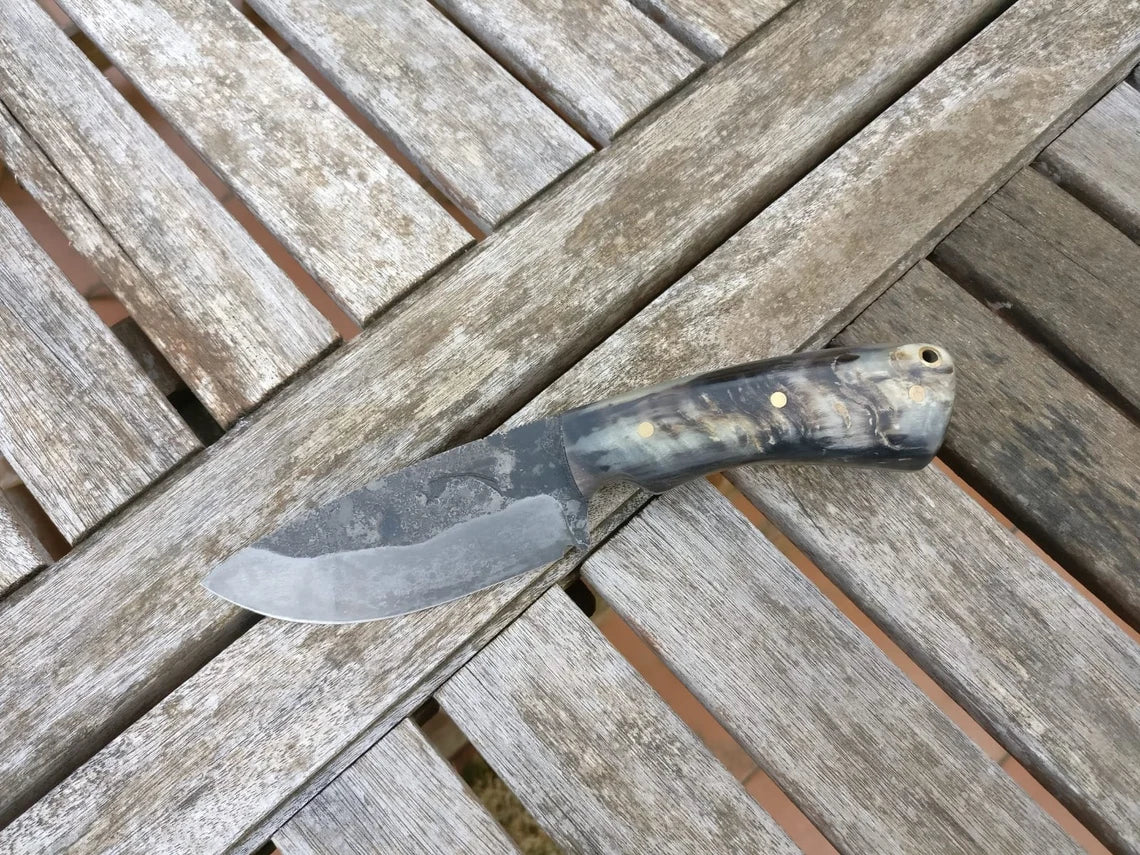 Hunting knife - EDC Knife - Skinner knife - AISI 1070 - Ram's horn handle