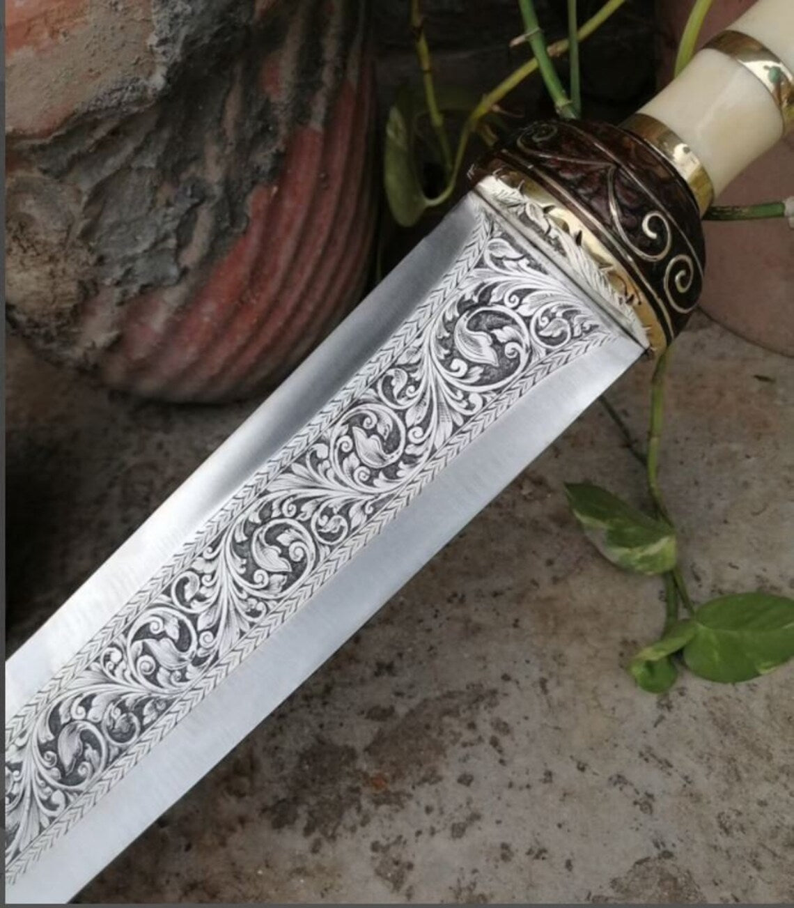 Awesome Precious Handmade Engraved Chisel, Hand Engraved Roman Gladius forged Sword, D2 Steel Carbon Steel, Free Leather Sheath