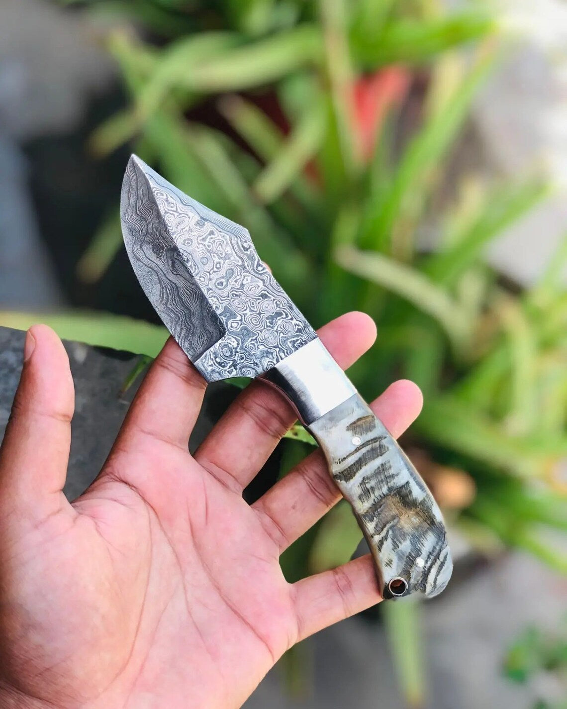 Handmade Damascus Steel Skinning Knife